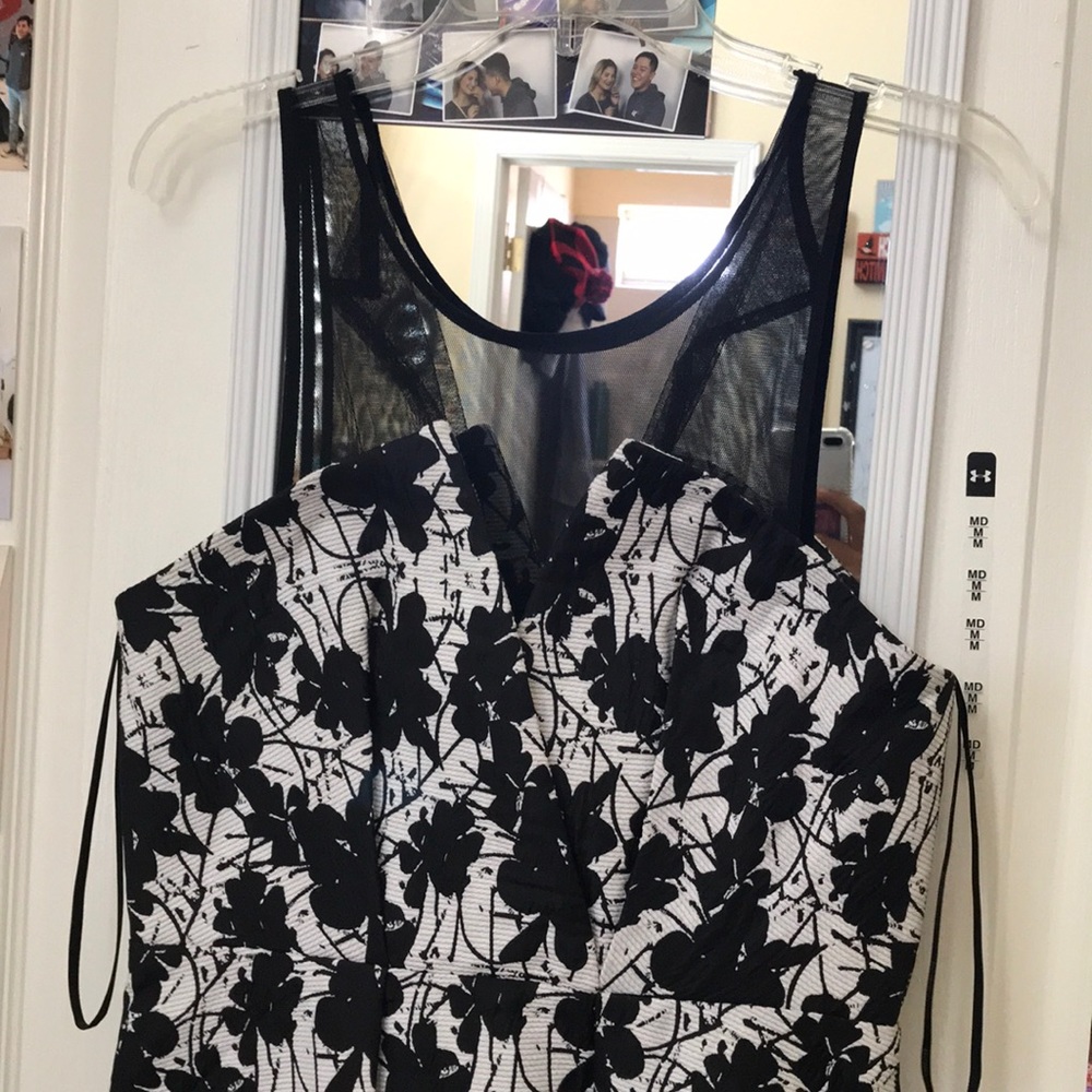 BCBG DRESS - Picture 2 of 4
